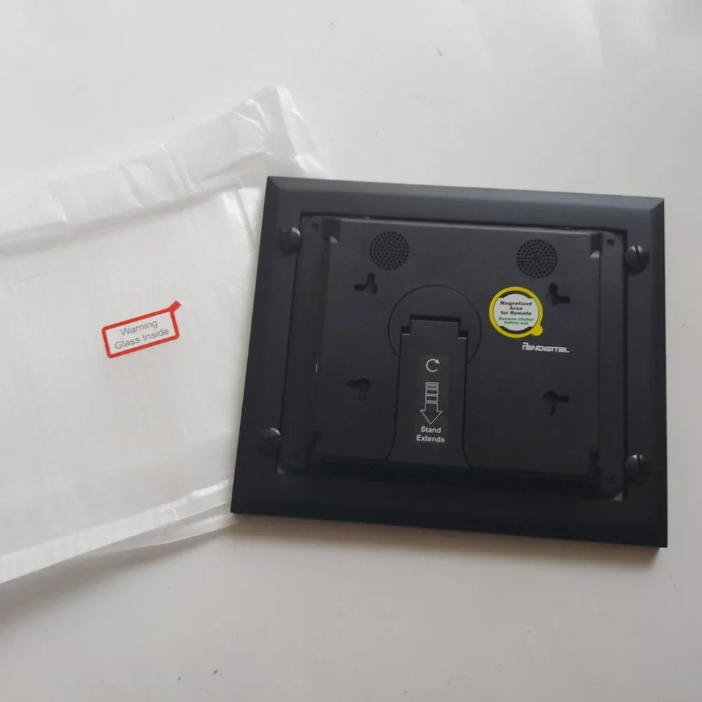 8" LED Digital Photo Frame - Picture 5 of 10